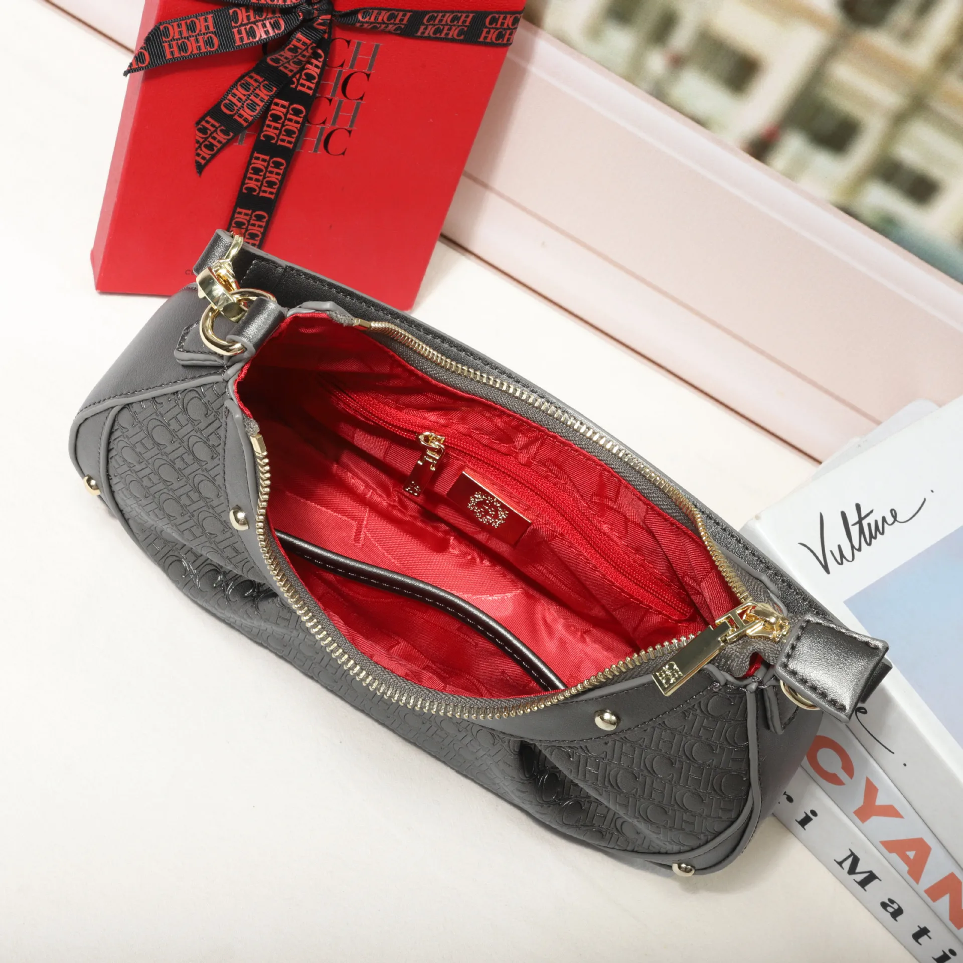 حقيبة كروس نسائية أنيقة متعددة الاستخدامات من كارولينا هيريرا، حقيبة كتف شعبية للغاية يتم ارتداؤها تحت الذراع #5