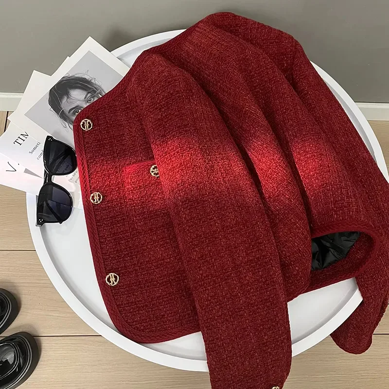 Jaqueta de lã grossa vermelha pequena estilo perfumado para mulheres outono e inverno novo estilo francês curto top para socialites