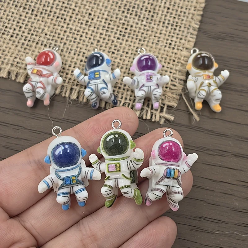 7Pcs Resin Fun Astronaut Charms Pendants DIY Jewelry Making Supplies for Earrings Necklace Bag Party Decor Accessories