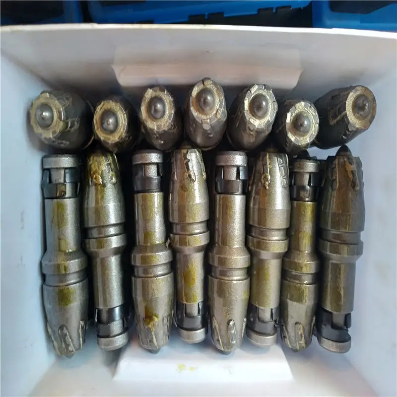 Spiral drilling machine pick wear resistant layer pile driver rotary drilling bit alloy bar tooth seat