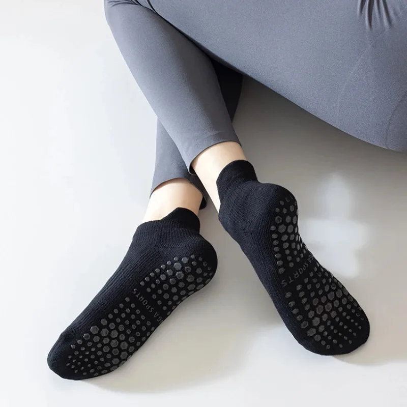 

New Solid Color Short Cotton Comfortable Yoga Socks Silicone Non-slip Sports Socks Indoor Dance Fitness Pilates Socks for Women