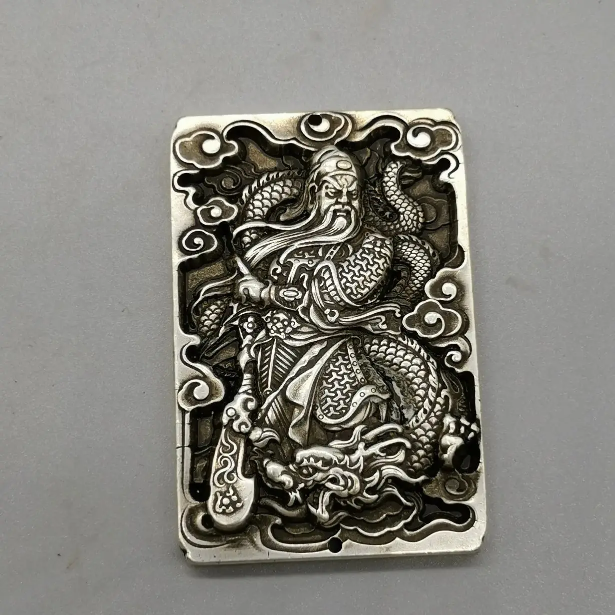 Wyszukane chińskie tybetańskie srebrne Amulet "Guan Yu" pomyślny naszyjnik/zawieszka metalowe rękodzieło