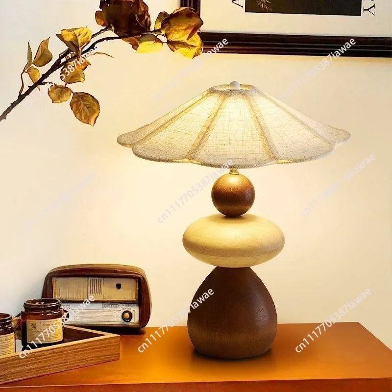 Plug-in dual-purpose desk lamp living room solid wood Chinese Nordic log desk lamp retro master bedroom bedside lamp