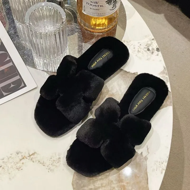 Sapatos de pele das senhoras chinelos baixo bege sandálias de salto calçado de inverno chinelos feminino luxo slides pelúcia preto 2025 designer