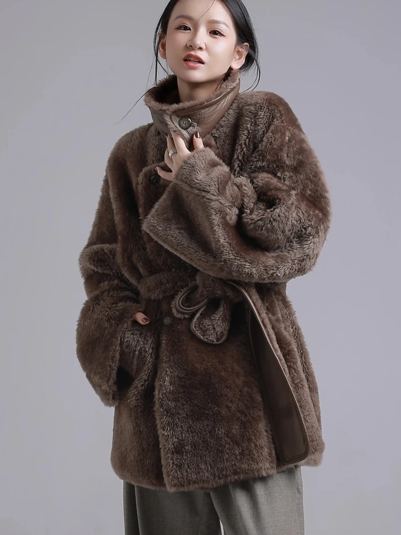 เสื้อโค้ทขนแกะเมอริโนแท้สุดหรูสำหรับผู้หญิง สไตล์วินเทจเรียบง่าย กระดุมสองแถว สำหรับฤดูหนาว พร้อมเข็มขัด