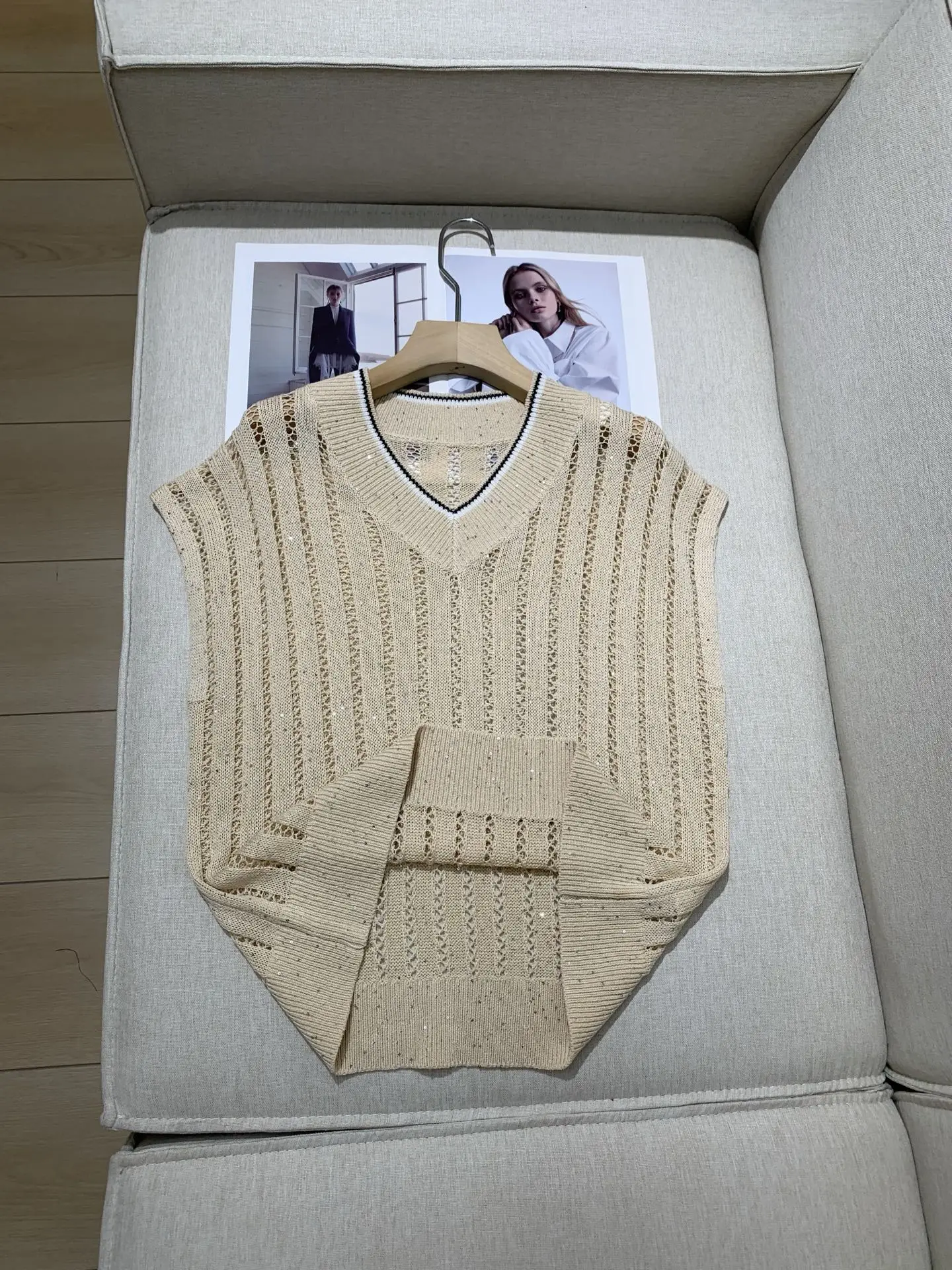 

New V-Neck Short-Sleeved Sweater Loose Spring And Summer Women