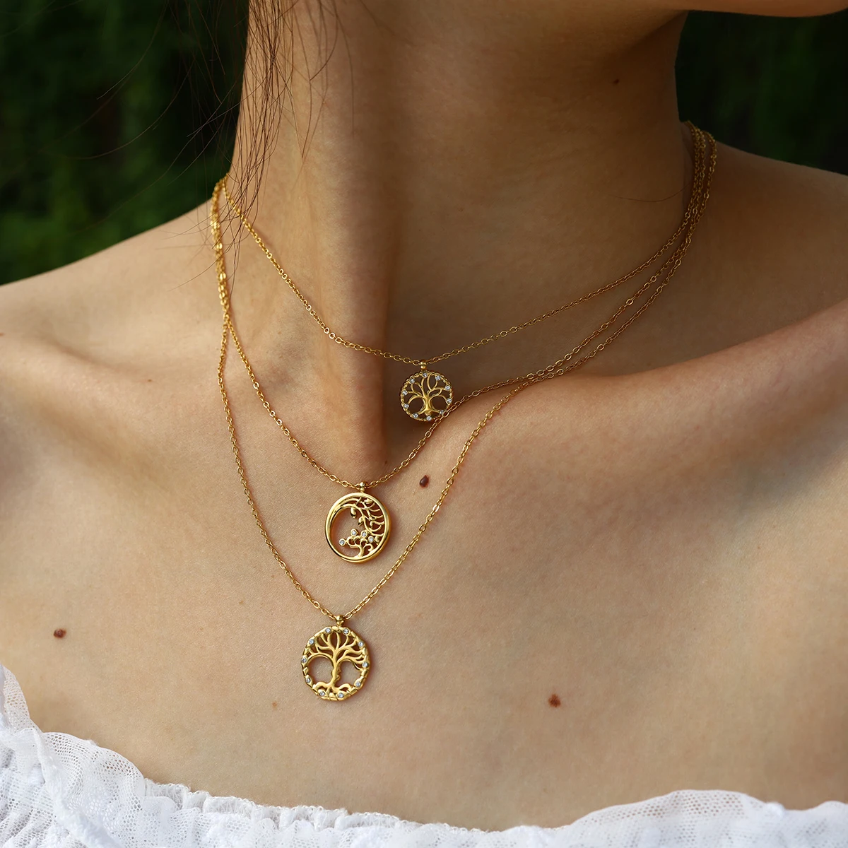 

WILD & FREE Trendy Stainless Steel Pendant Necklaces for Women Exquisite Crystal Charm Carved Plant Waterproof Jewelry