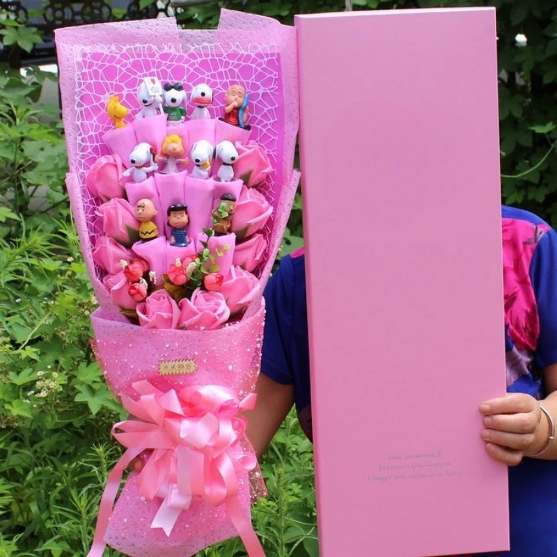 

Kawaii Snoopy doll graduation bouquet anime cartoon bouquet gift box creative birthday Chinese Valentine's Day gift wholesale