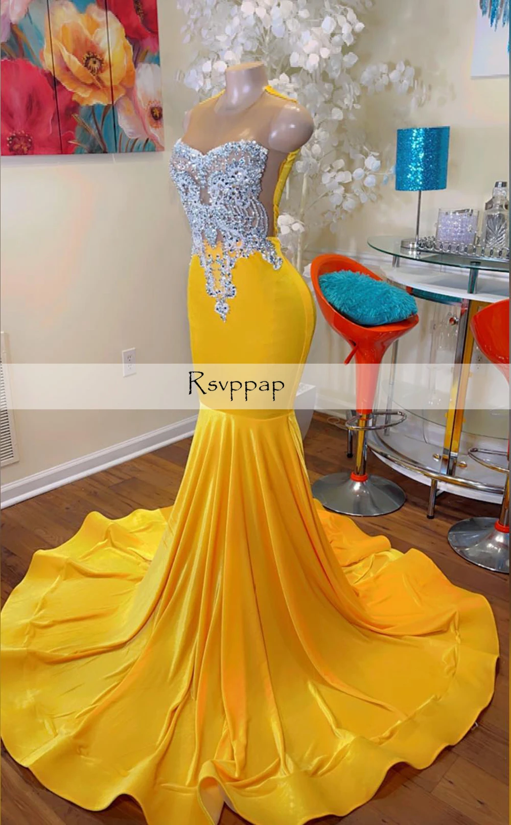 ชุดราตรีงานพรอมสีทองยาว ปี 2025 ทรงเมอร์เมดเข้ารูป คอทรงโอ แขนกุด ผ้าซีทรู ปักลูกปัดสีเงิน สำหรับสาวผิวสี ชุดราตรีงานพรอมแบบเป็นทางการ