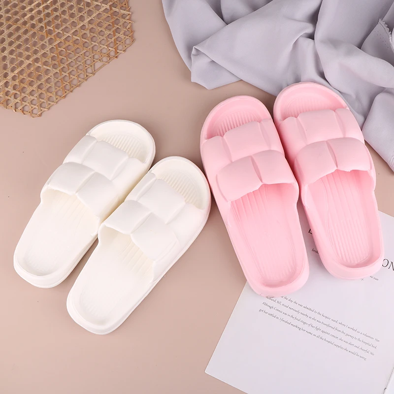 2024 Men Women Soft Sole Cloud Slippers Thick Platform Indoor Outdoor Beach Sandals Summer EVA Non Slip