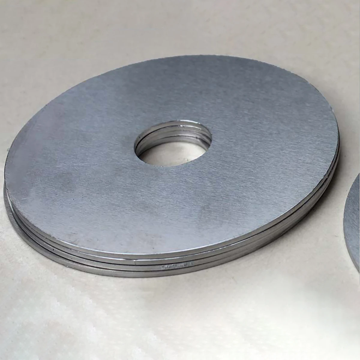 1pcs 406mmX204mmX5MM  Stainless Steel  Round Plate Punching / Laser Cutting / Processing Customization