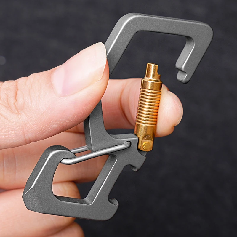 

Открытый EDC Многофункциональный брелок из титанового сплава Портативная открывалка для бутылок Подвесной инструмент