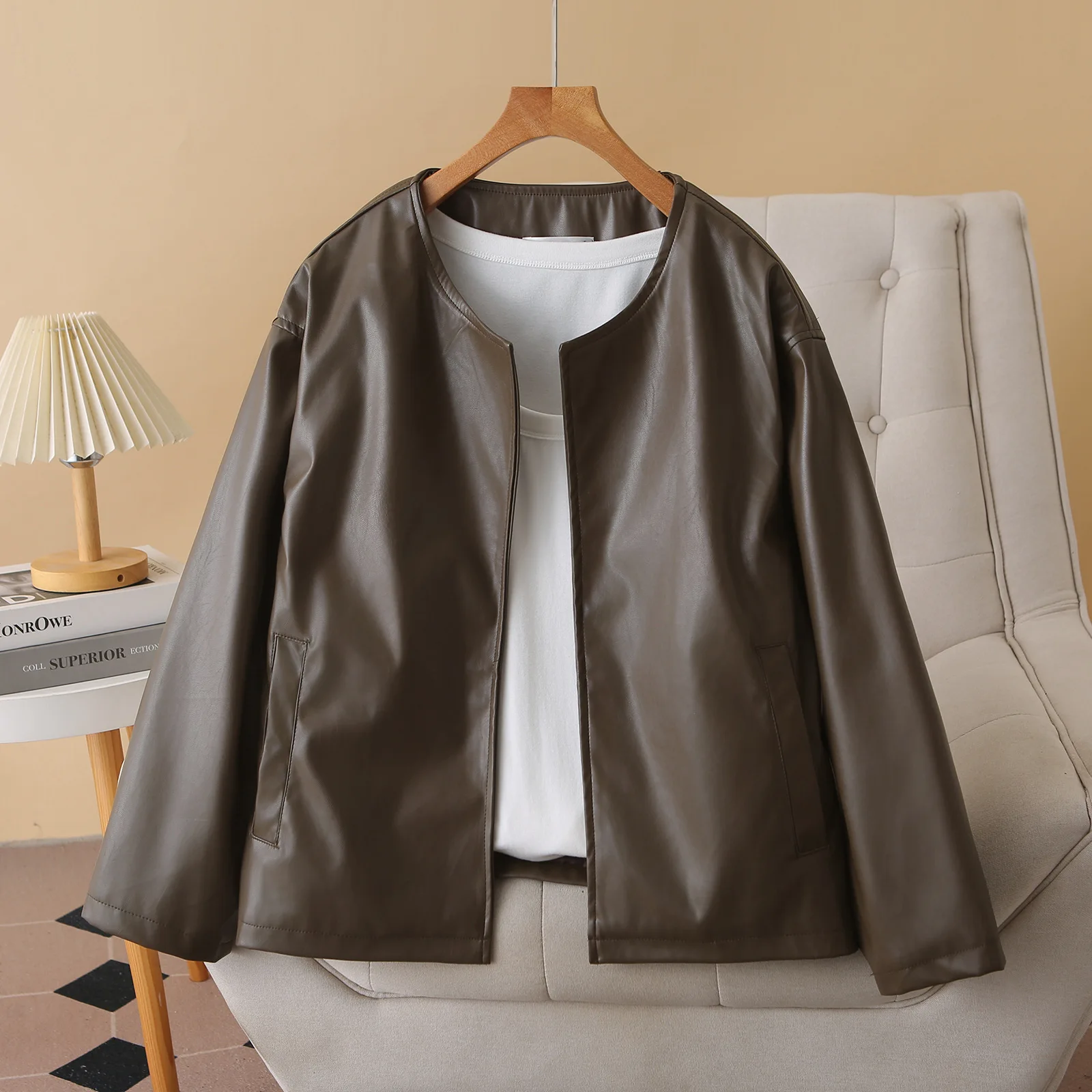 XXXXL Mode Plus Size Dames PU Leren Jas 2025, Nieuwe Stijl Elegante knopvrije Eenvoudige Jassen 1731