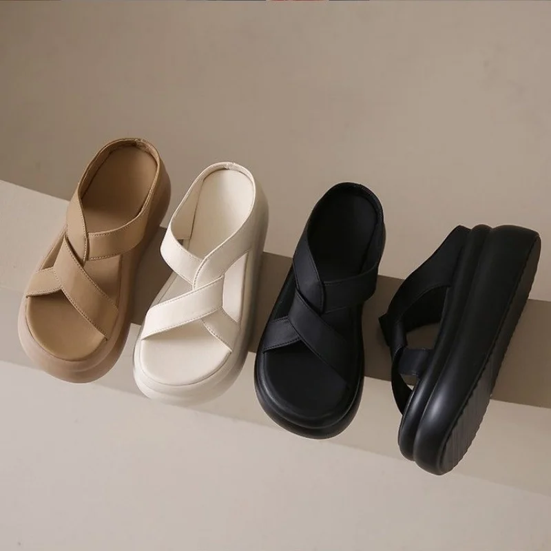 2024 Base Simple Fashion Increase Roman Sandals Women New Black Giant Soft Giant Comfortable Muffin Thick Spring