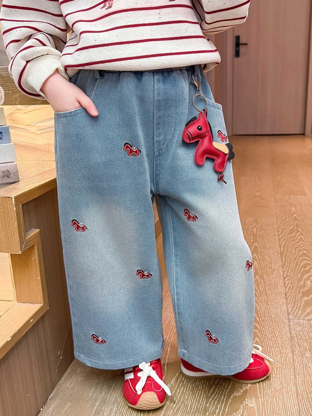 Trendy Cartoon Straight Leg Jeans for Girls Spring 2026 New Style Casual Long Pants Baby Girls Autumn Spring Loose Fit Jeans