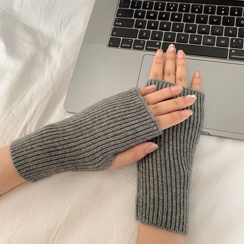 1Pair Autumn and Winter Knitted Wrist Half-finger Gloves Hand Keep Warm Fingerless Touch Screen Gloves Mittens Winter Accessory