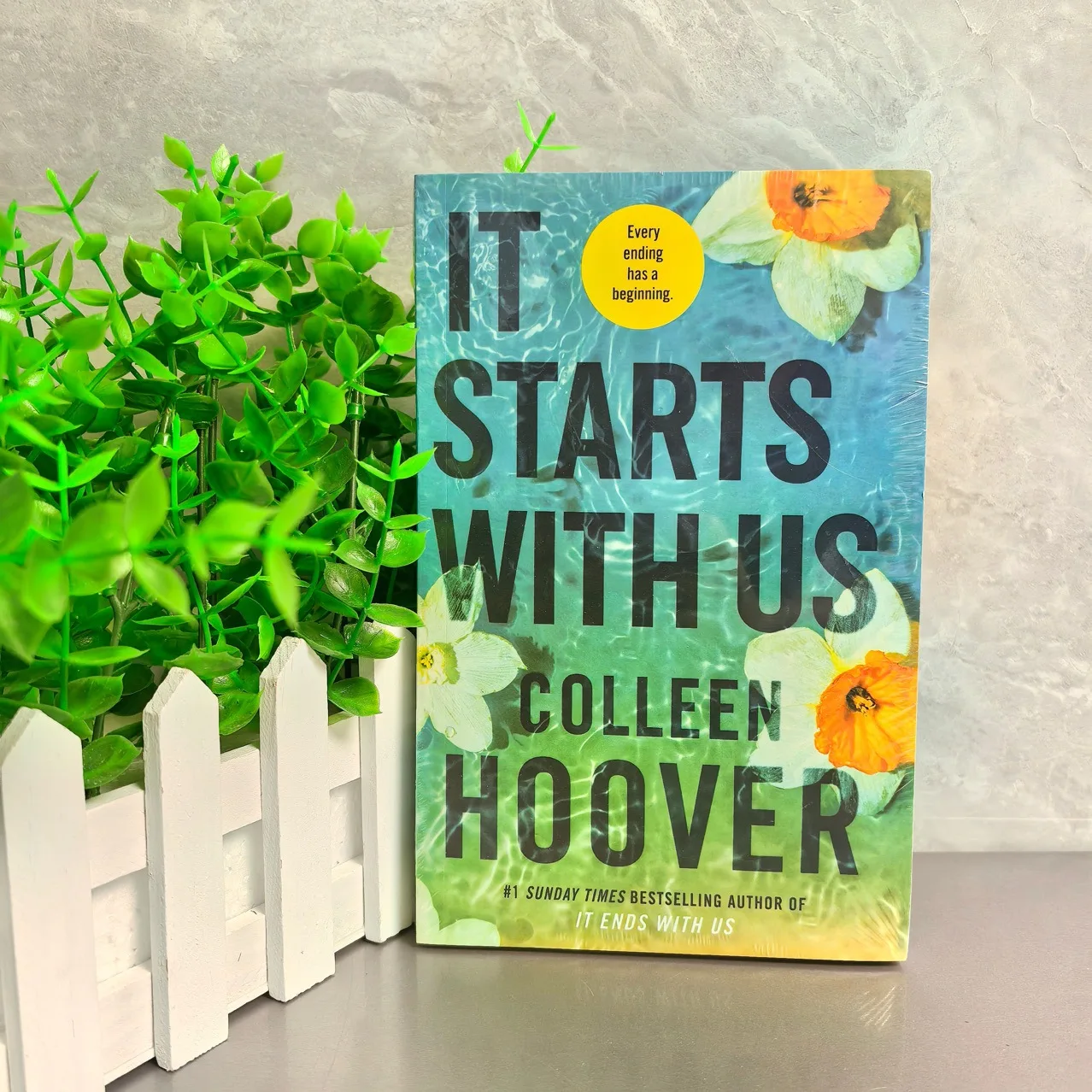 

Начинает с нами от Colleen Hoover
