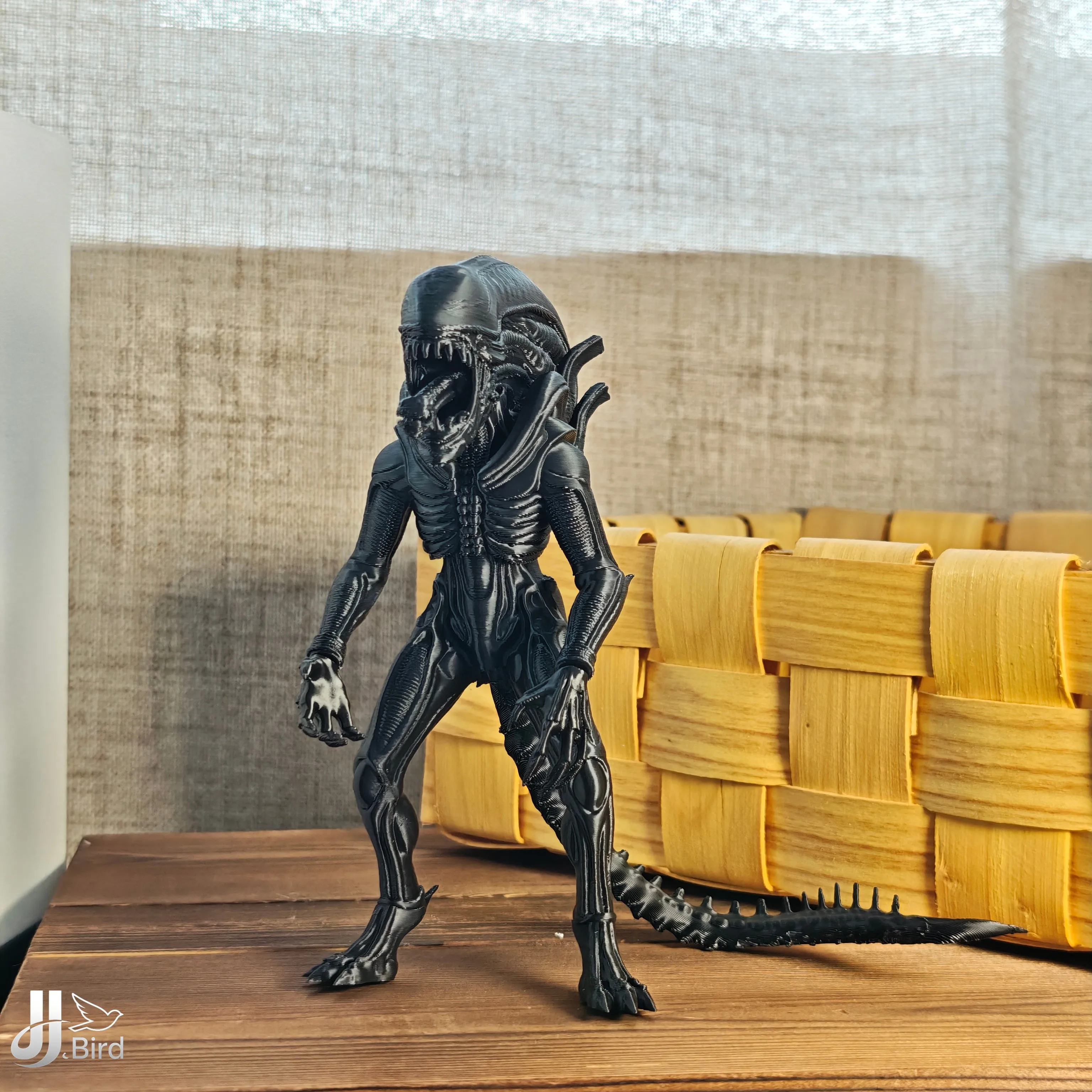 1 Stück dunkle, sci-fi-inspirierte, furchteinflößende Alien-Sammelfigur, Alien-Kreatur-Schreibtischskulptur, Größe 5,51 Zoll Höhe, 4,72 Zoll Länge
