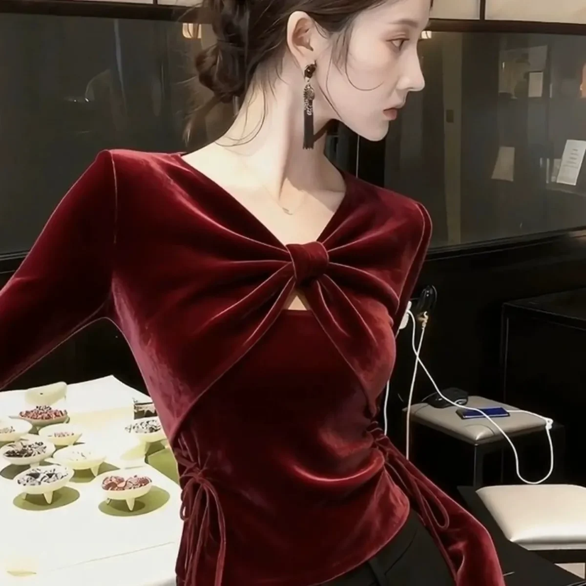 

2025 Winter New Temperament Pleated Solid Color V-neck Long Sleeve T-Shirts Ladies Fashion All-match Top Tee Women Clothes Tops