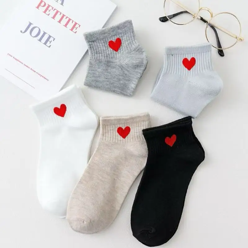 5 pairs of summer light colored red heart shaped trendy women's short socks. Fashionable and versatile. Easter Valentine's Day.