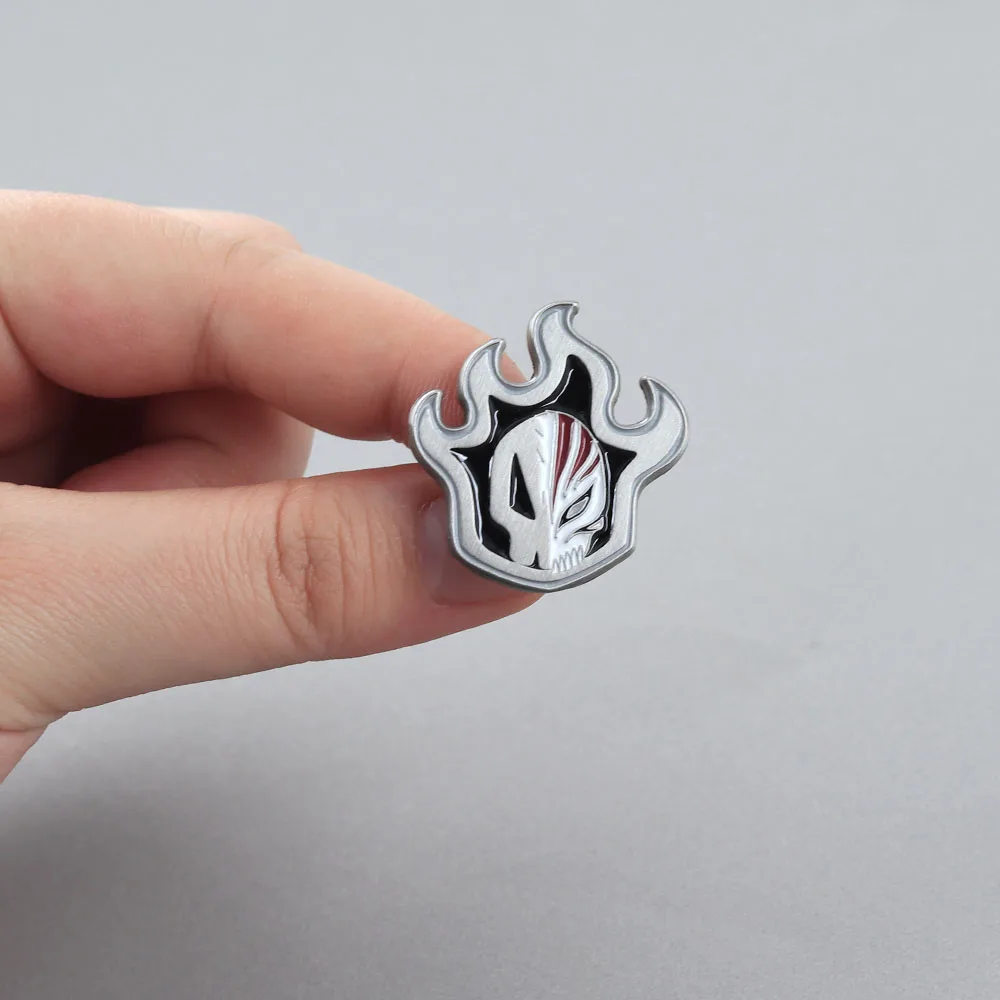 Anime-Flammenmaske Emaille-Pin Bleach-Themen-Brosche Dunkles Gothic-Totenkopfmuster Anstecknadel Anime-Themen-Dekorationsgeschenk für Fans – Detail 9