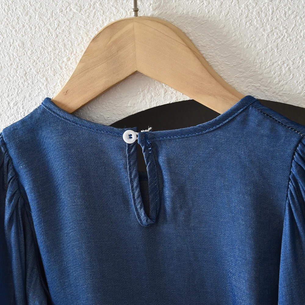 قميص أزرق للفتيات بعمر 3-7 سنوات برقبة دائرية وأكمام طويلة قميص أساسي للأطفال النسخة الكورية العصرية والمتعددة الاستخدامات