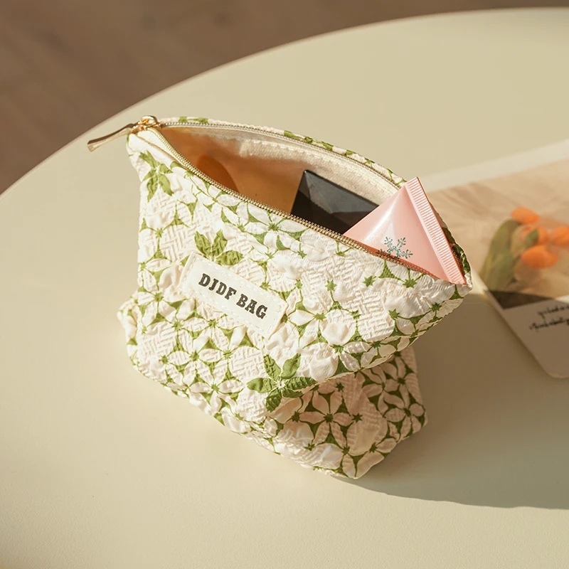 New Small Girls Cosmetic Bag Green Small Fresh Portable Mini Sanitary Napkin Storage Bag Commuter Coin Purse Portable Key Bag