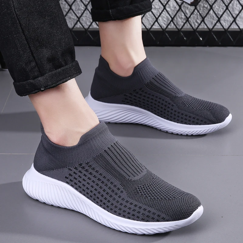 Męskie trampki oddychające tekstylne cholewki wygodne lekkie amortyzujące jakości Slip-on Unisex Cross-Trainer minimalistyczne buty