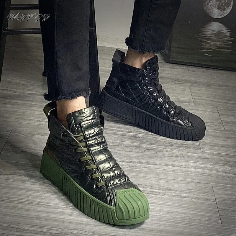 ارتفاع أعلى أحذية رياضية الرجال مصمم الشتاء أفخم حذاء الثلج عالي الرقبة دافئ موضة عادية أسفل الارتفاع العلوي زيادة منصة مسطحة حذاء من الجلد