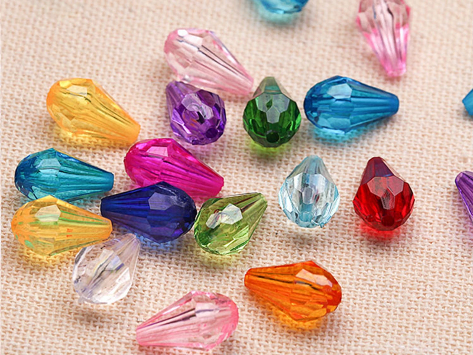 100 Mixed Colour Transparent Acrylic Faceted Teardrop Charm Beads 8X13mm