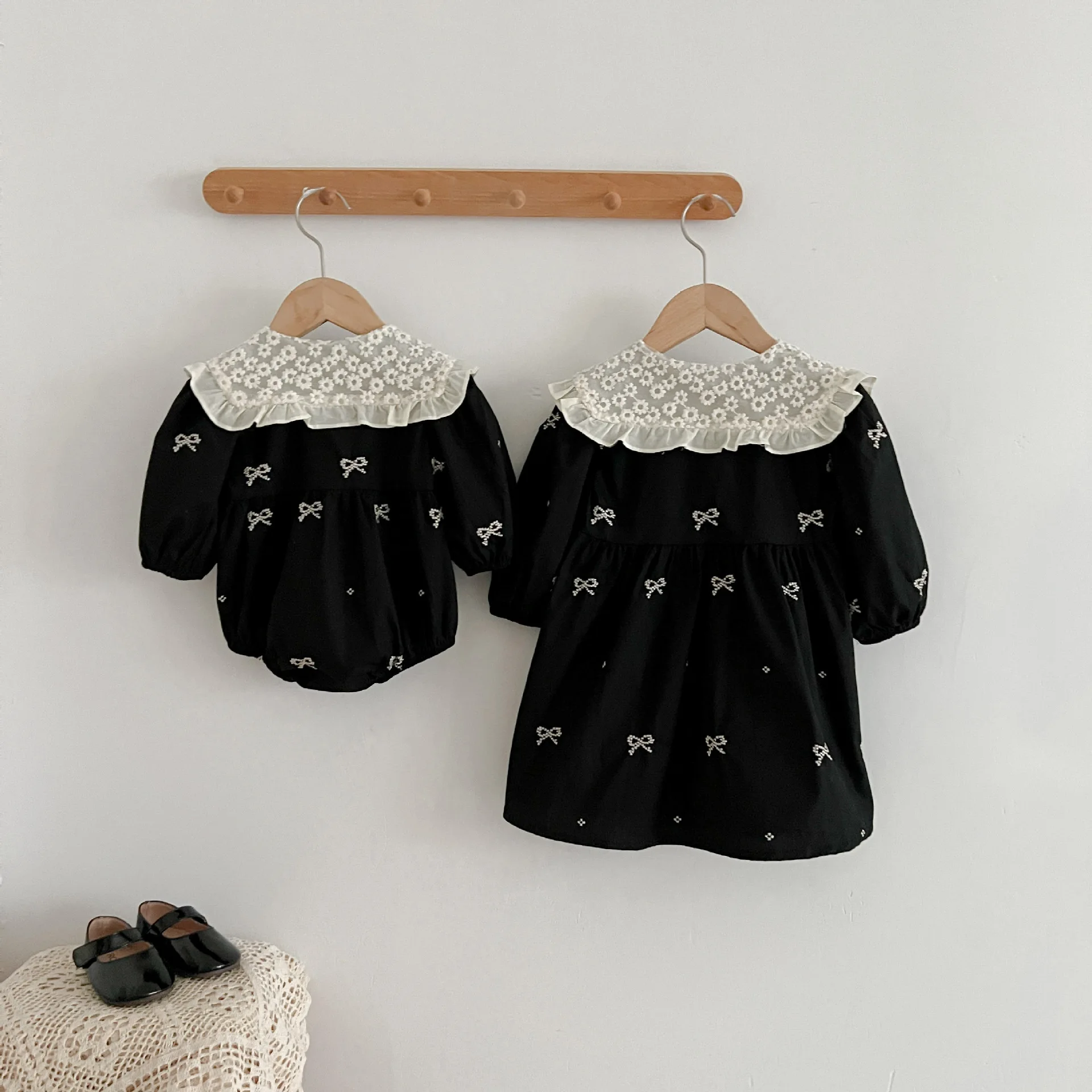 Frühling Schwestern Kleidung Mädchen Bogen Stickerei Spitze Kleidung Baby Strampler Baumwolle Säuglings Body Prinzessin Mädchen Schwester Familie Kleid – Detail 17