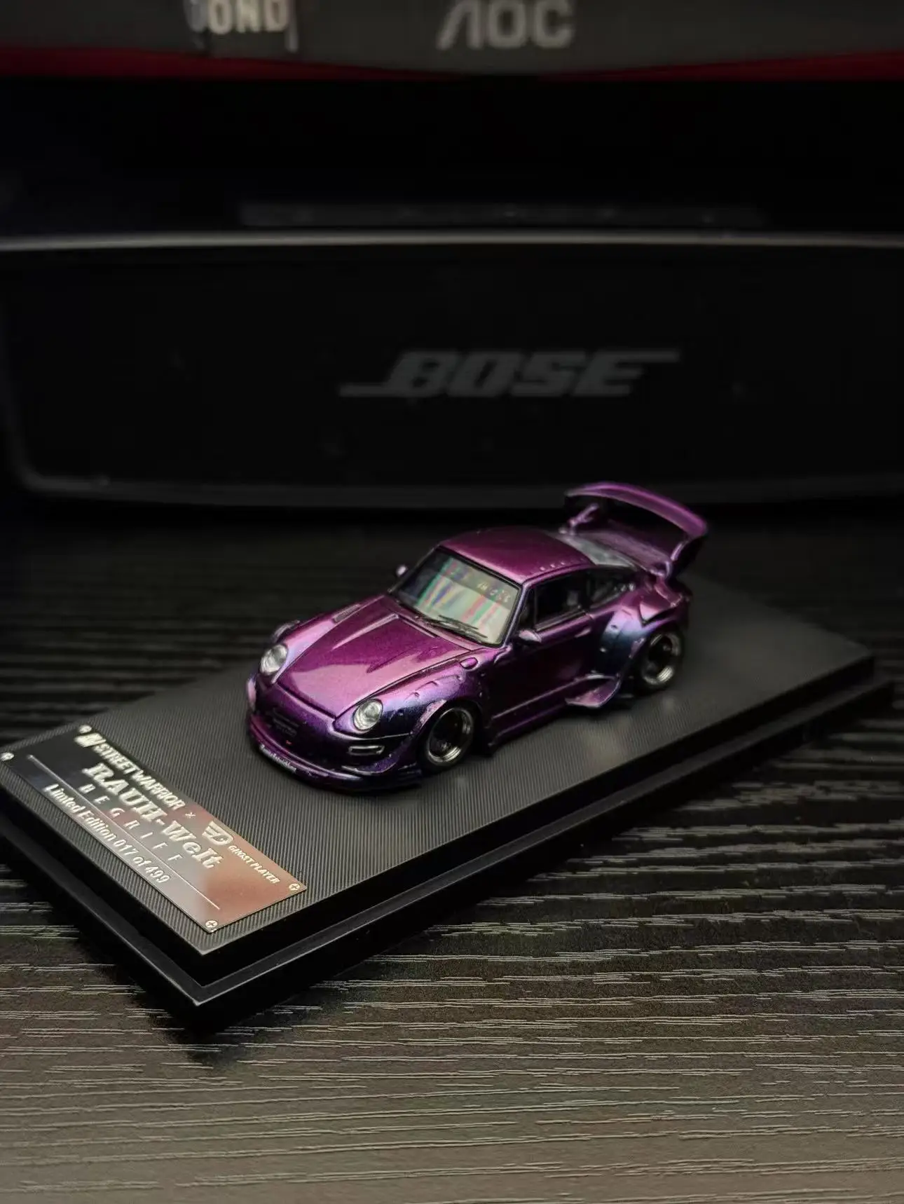 

SW в наличии 1:64 RWB 933, коллекция моделей автомобилей, игрушка, хромированный хамелеон, литой под давлением, диорама, уличный воин