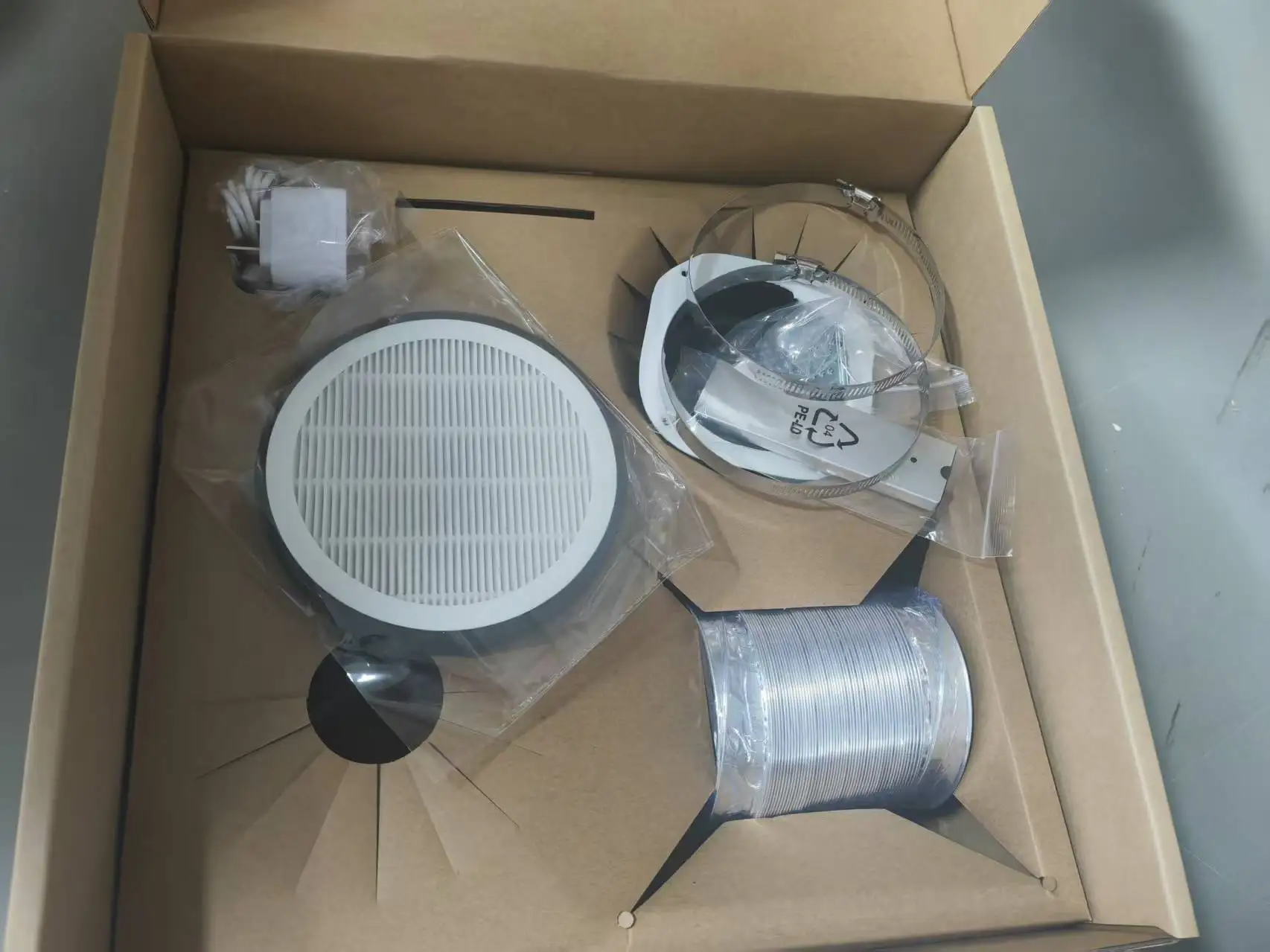 High Efficiency Dust Odor Filtration Captures Impurities for Fresher Bathroom Air