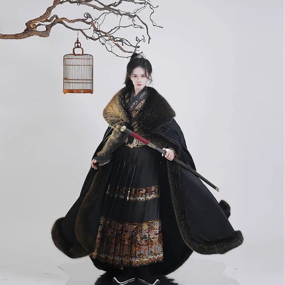 

Xietang Clothing Плащ Hanfu с флисовой подкладкой, утолщенный длинный стиль с меховым воротником, зимнее издание Hanfu в национальном стиле для