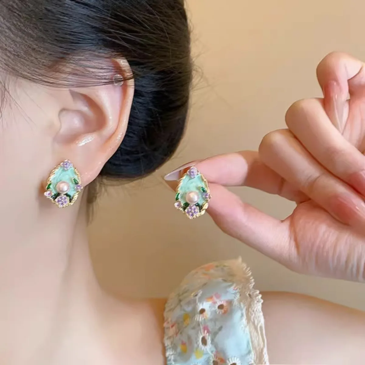 enamel flower pearl stud earrings vintage elegant trendy lightweight fashion jewelry for women