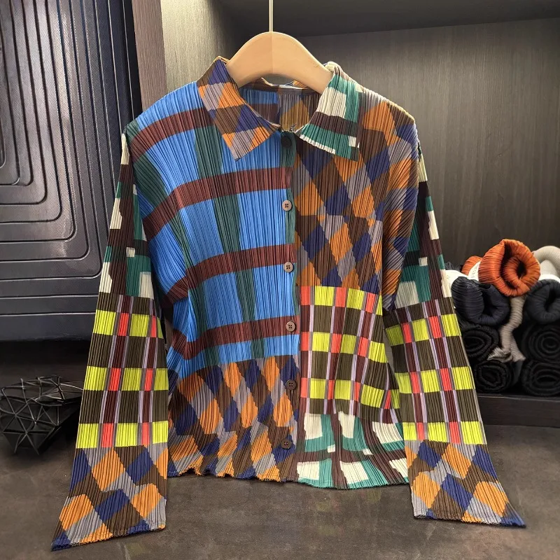 Camicia a pieghe Miyake 2025 Autunno Nuovo design di nicchia Colletto con stampa di collisioni a colori Camicia a maniche lunghe Casual Top semplici e versatili