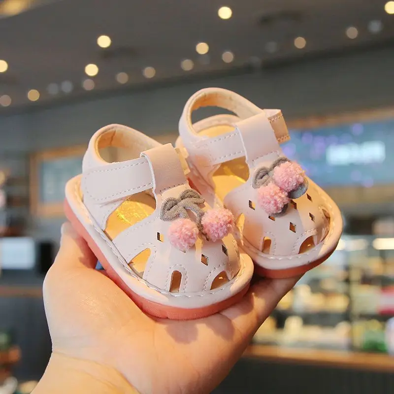 Baby Sandals Sweet Hollowed-out Soft Sole Kids Princess Shoes Cute Versatile 2026 Summer Toddler Walking Shoes Non-slip Casual