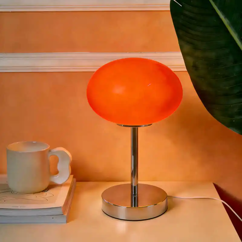 소녀의 핑크 유리 테이블 램프 고급 디자이너 인플루언서와 같은 스타일의 조명, 따뜻한 분위기의 장식용 램프, 공부방 및 침실용