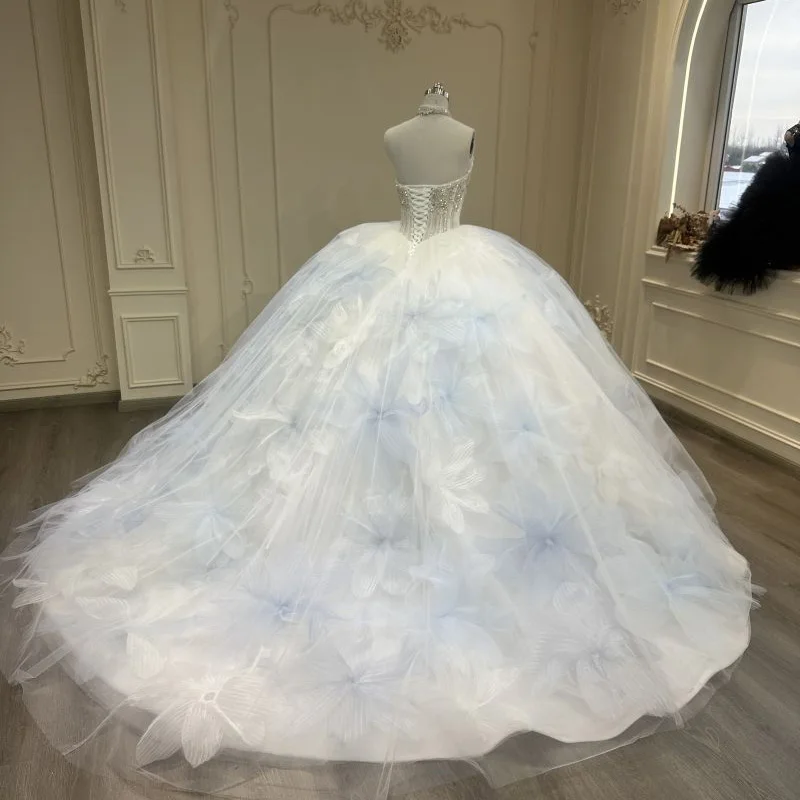 2024 nuovo abito da sposa a fascia con design di petali di margherita blu bianco chiaro