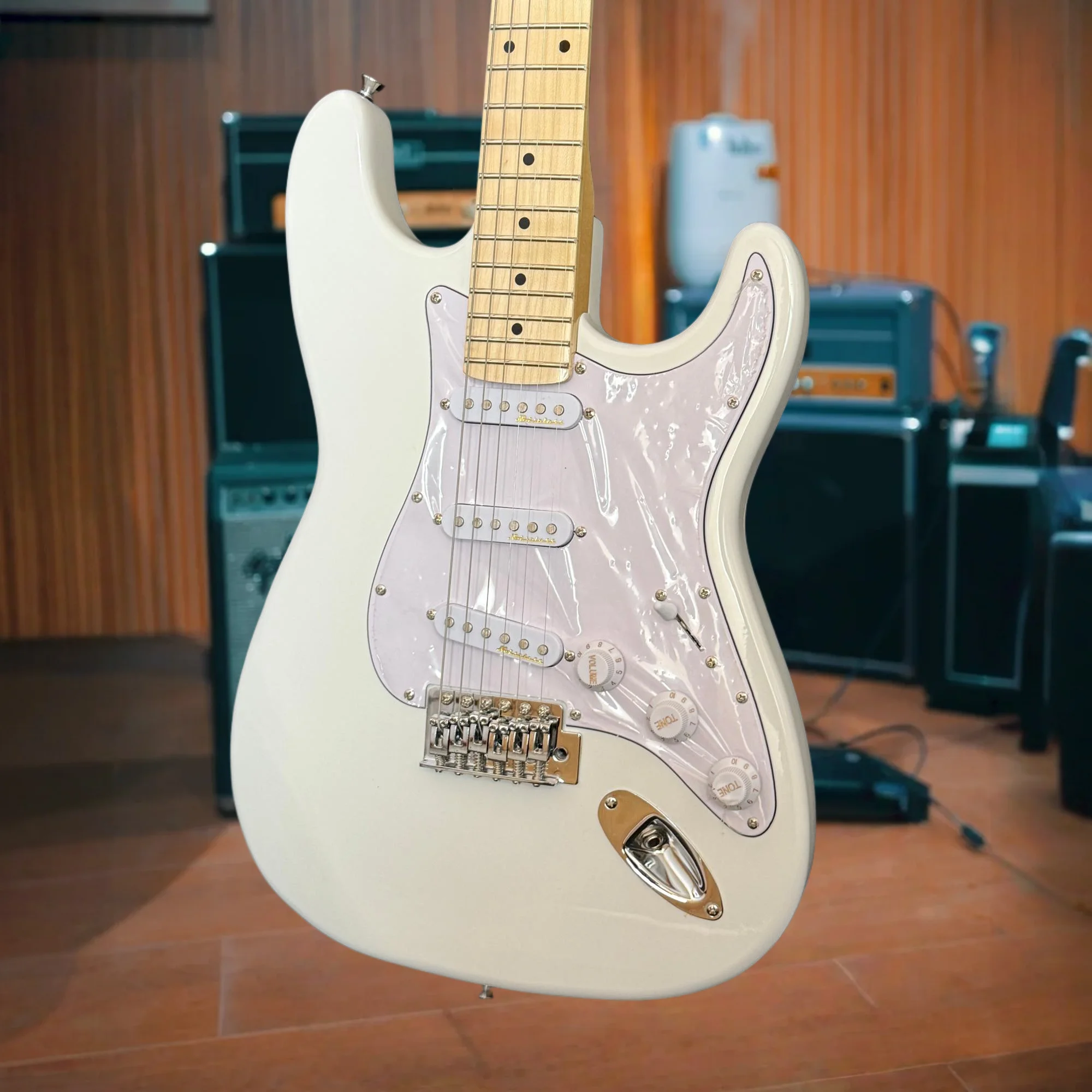 Discount  White Gloss Finish STGUI Electric Guitar SSS Pickups Maple Fingerboard with Dot Markers Comfortable C-Shaped Neck