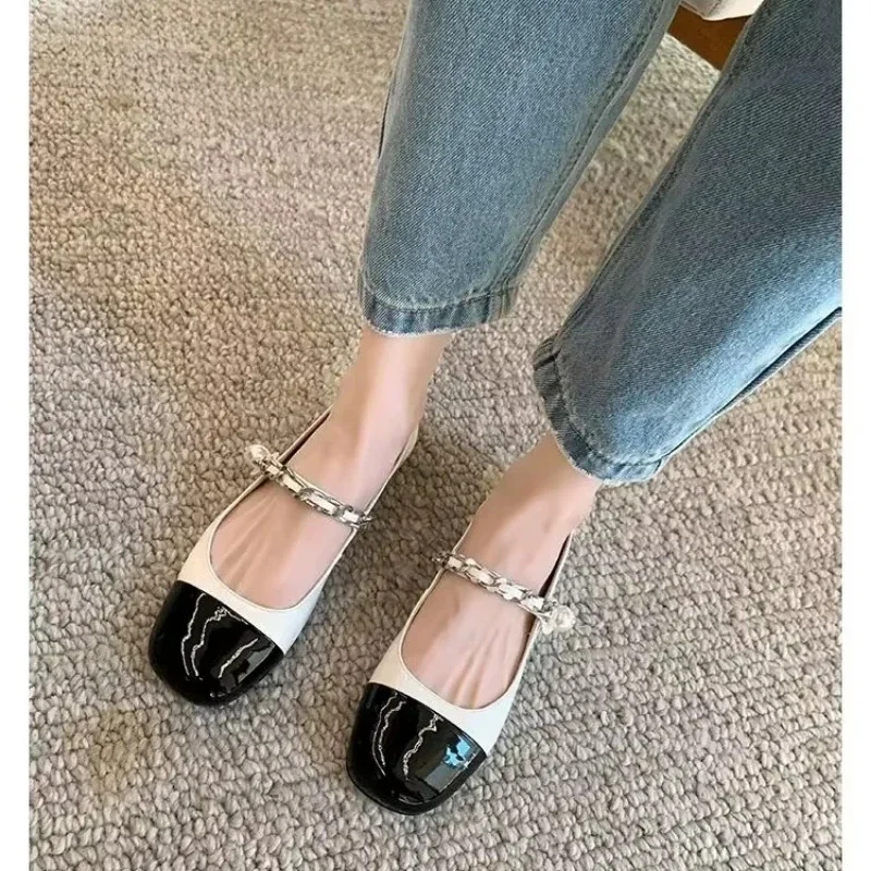 

Casual Woman Shoe Mixed Colors Pearl Decorateion Round Toe Patent Leather Ballet Flats Female Footwear New Retro Beading Dress