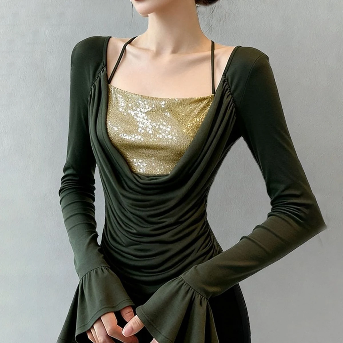 

Bottom shirt 2026 new popular this year, beautiful and good-looking green fake two-piece T-shirt top women's autumn and winter