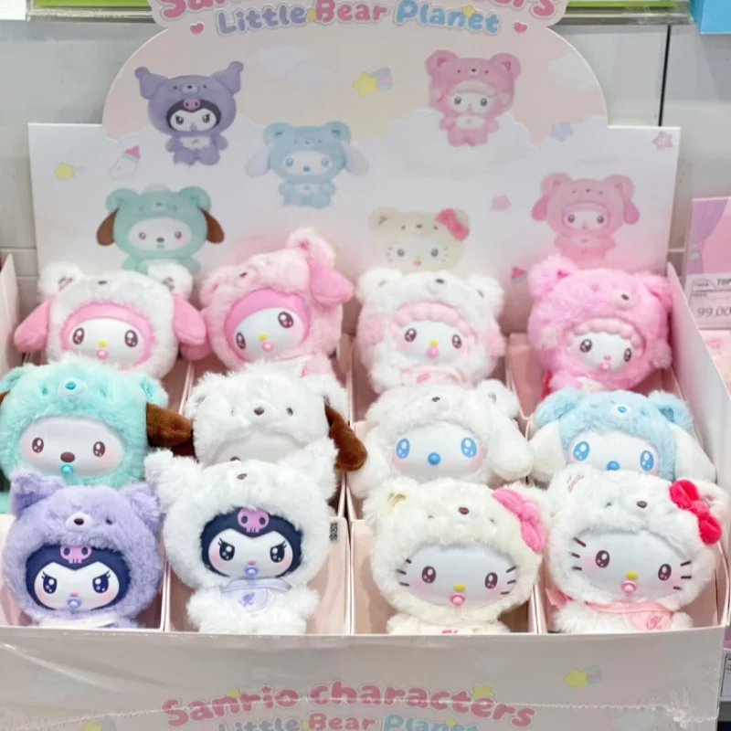 

Коллекционная плюшевая игрушка-подвеска Toptoy Sanrio Characters Little Bear Planet: милые Куроми, Помпомпурин, Синаморолл (сюрприз-бокс)
