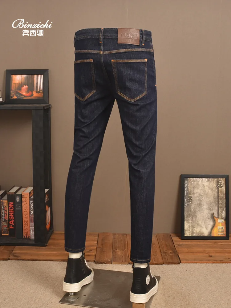 

Высококачественные мужские джинсы в минималистском японском стиле, маленькие ноги, эластичные, повседневные, универсальные и модные брюки.