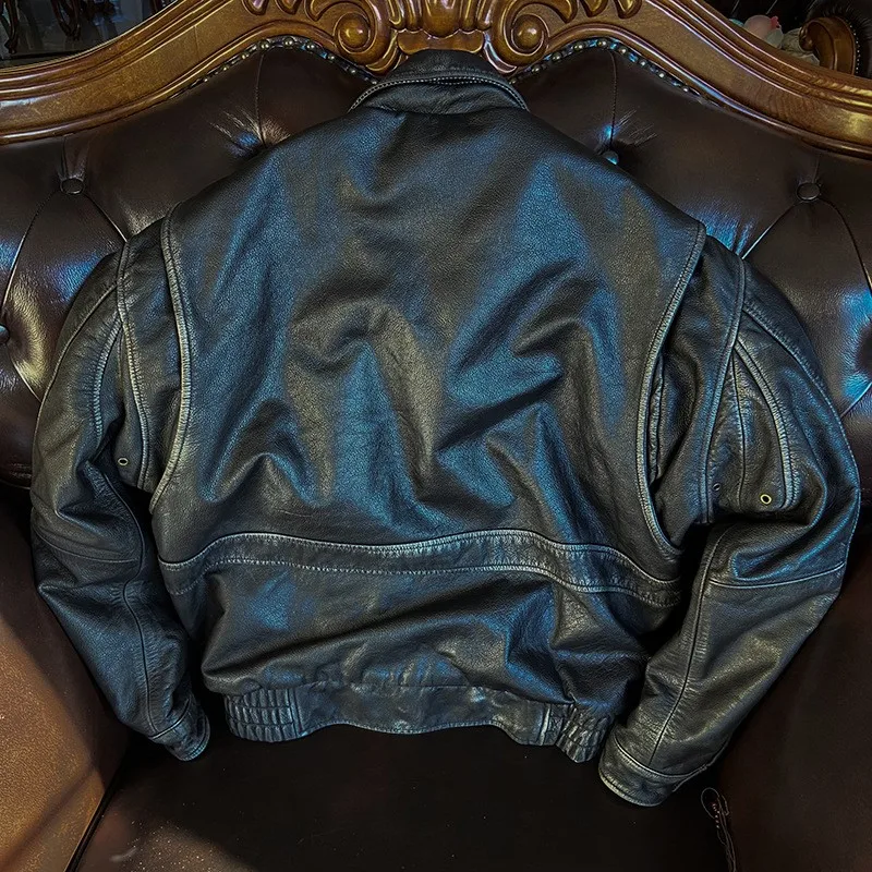 The new leather made of top-grain cowhide is a casual motorcycle with hand-stitched colors