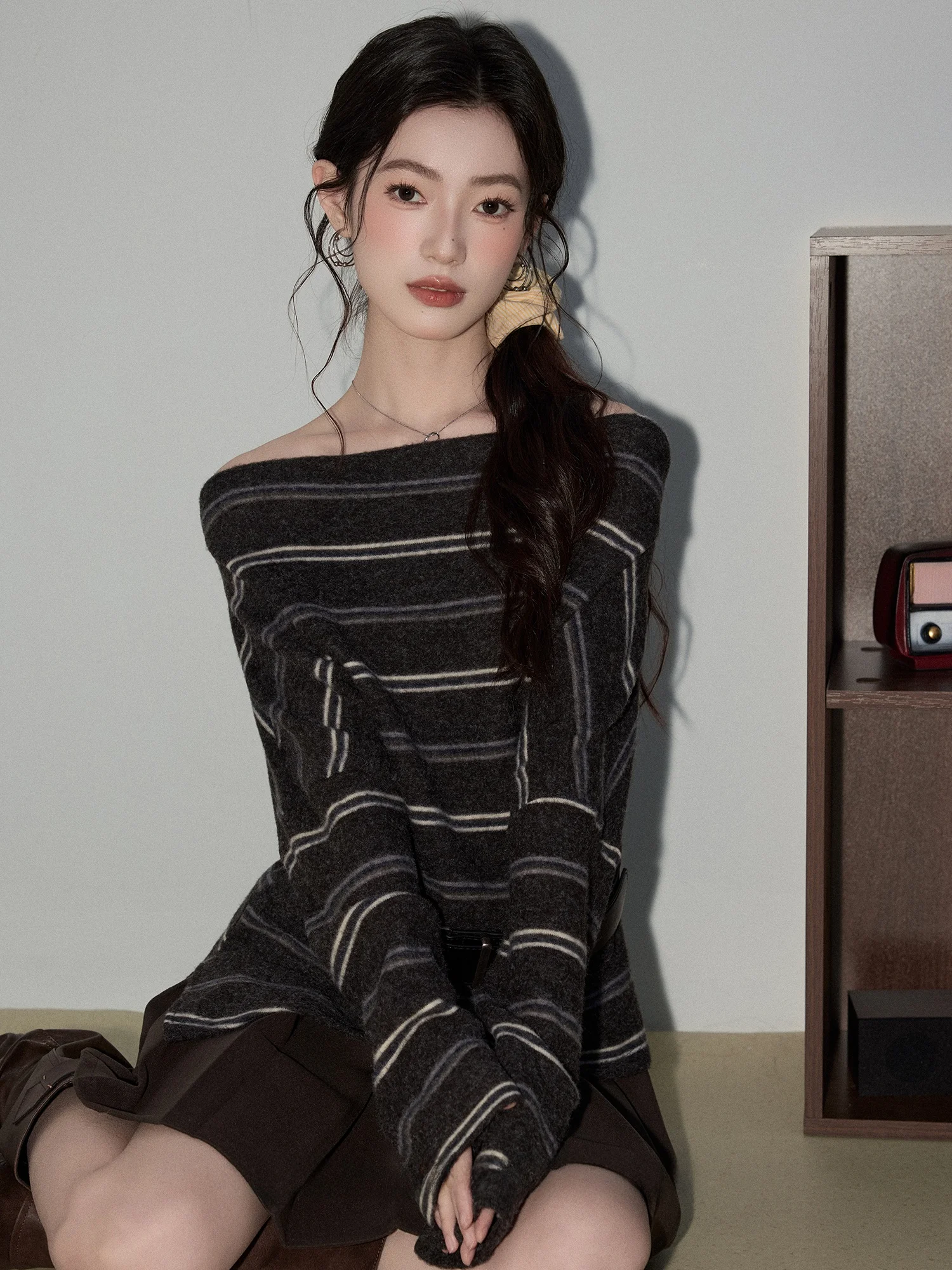 

Korean Sle Thiened Knitted Stripe T-irt Women's Base Layer Sweater oulder Colion Color Blo Loose Fit Long Sve