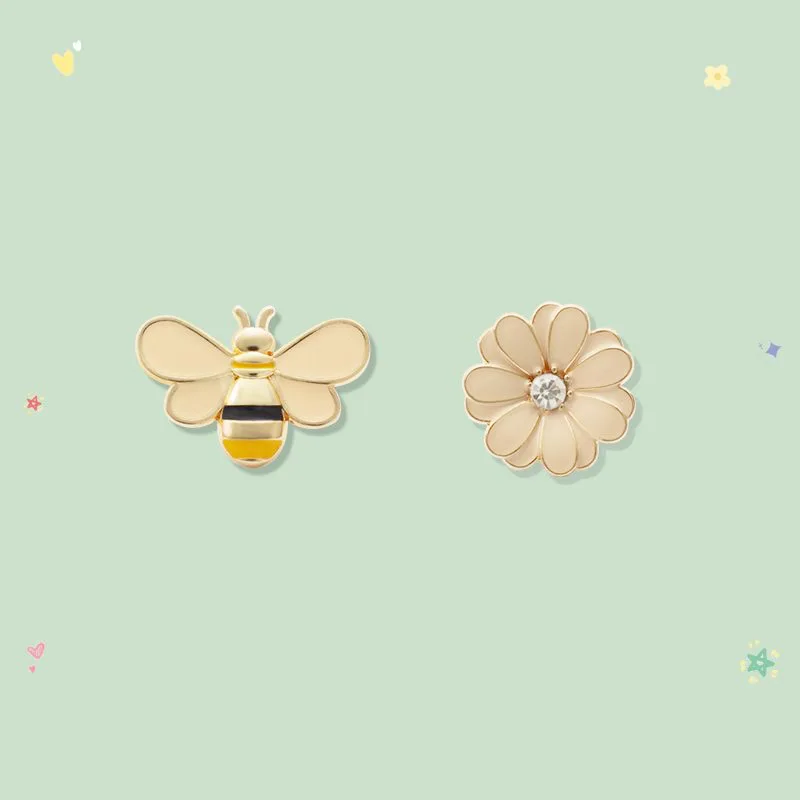 

DIY Bee and Daisy Brooch Unisex Metal Pin Flower Lapel Badge Fashion Accessories for Clothes Bags Shoes Scarf Tshirt Jeans