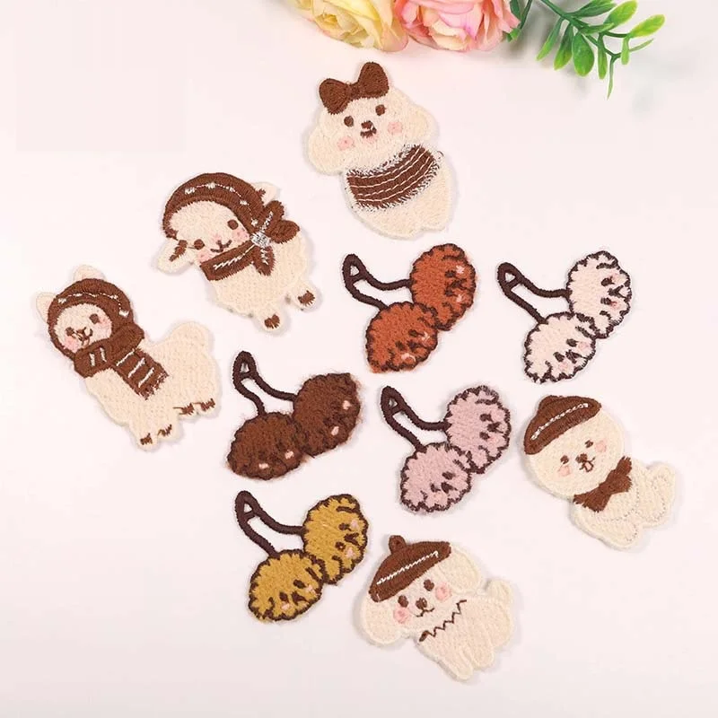 

15pcs Clothing and bag accessories versatile patch fabric appliqué hair clip small trinkets Cute alpaca onesie dog cartoon embro