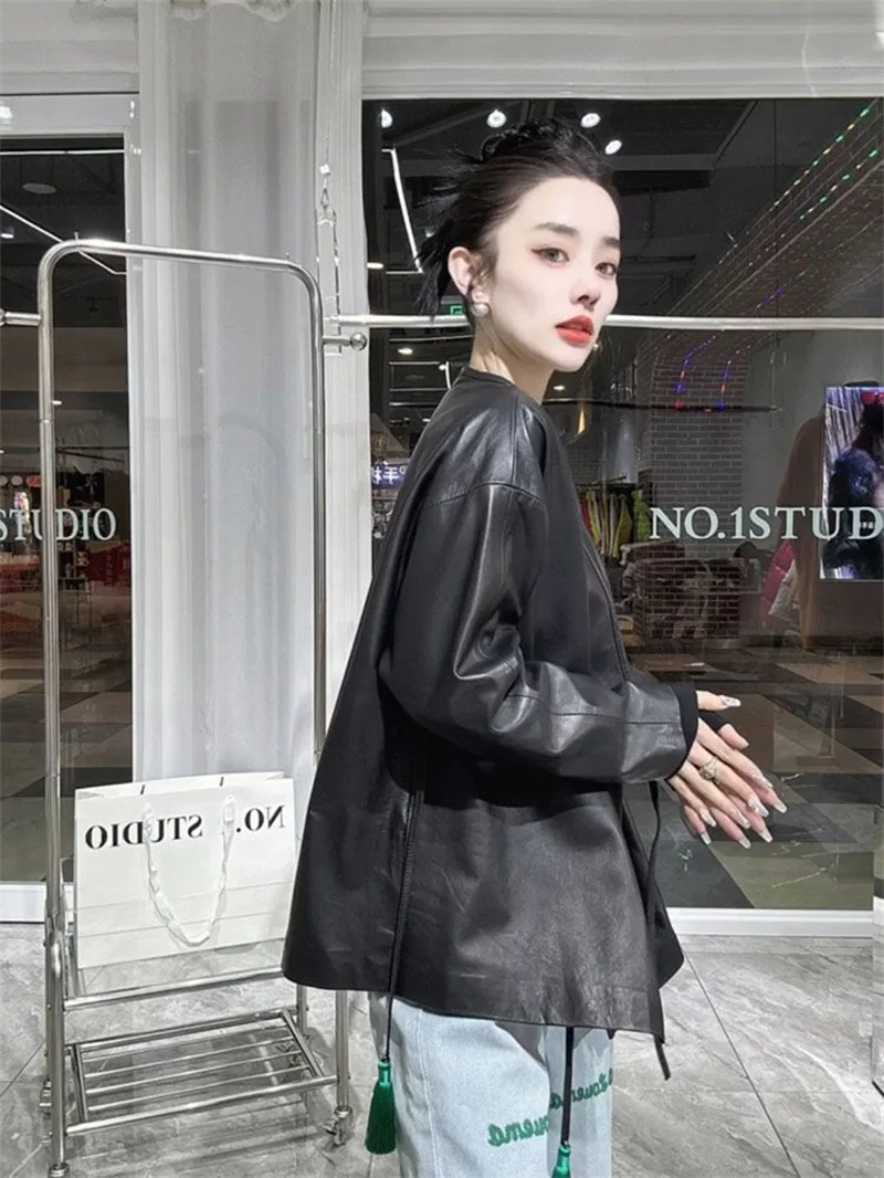 여성용 가죽 재킷 중국 스타일 레이스업 민족풍 가죽 여성 레트로 버클 기품 있는 고급 코트