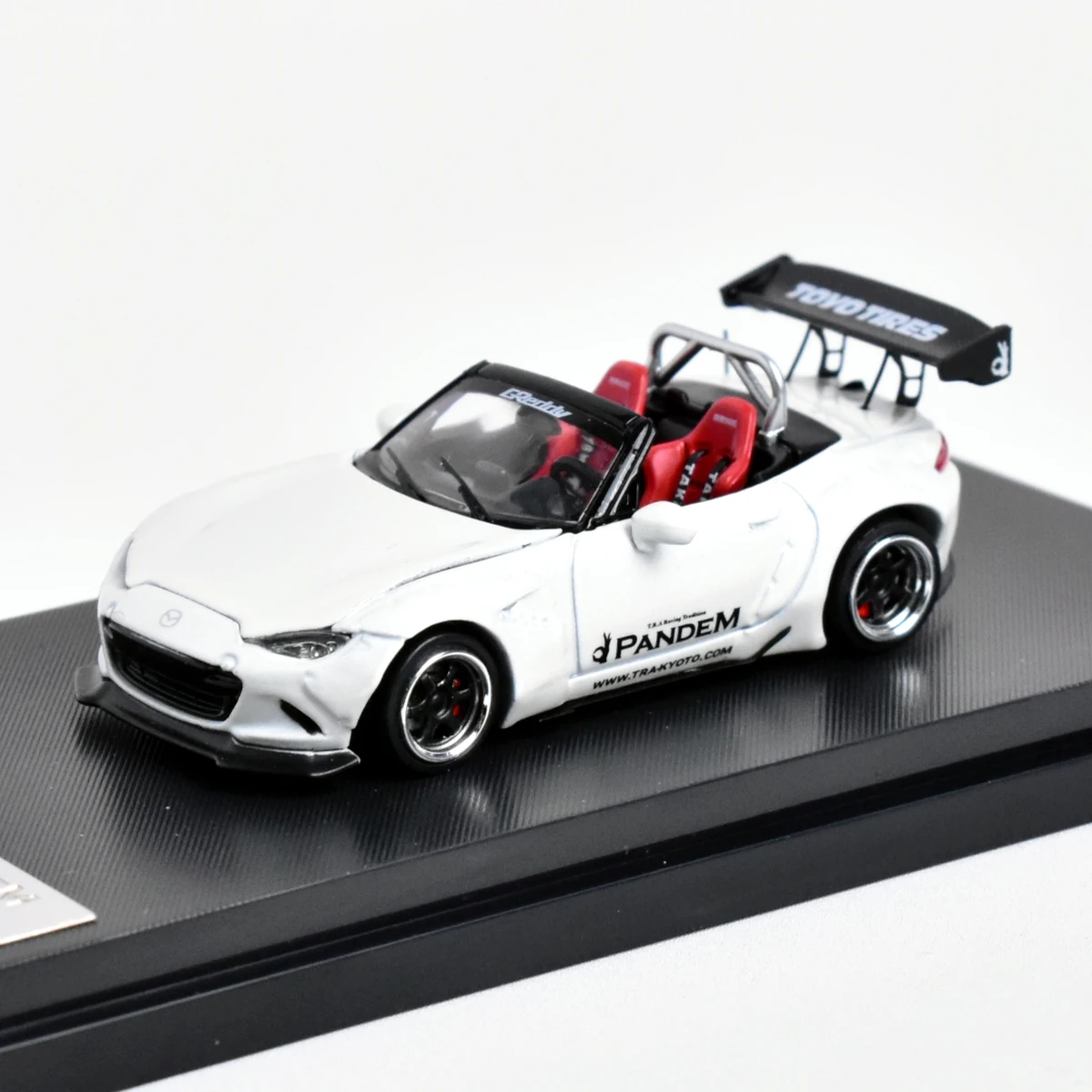 1:64 Mazda MX5 Street Weapon Rocket Bunny Model Car